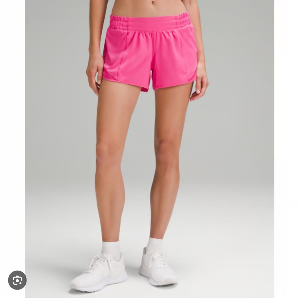 Lululemon sonic pink hotty hot 2.5 inch shorts